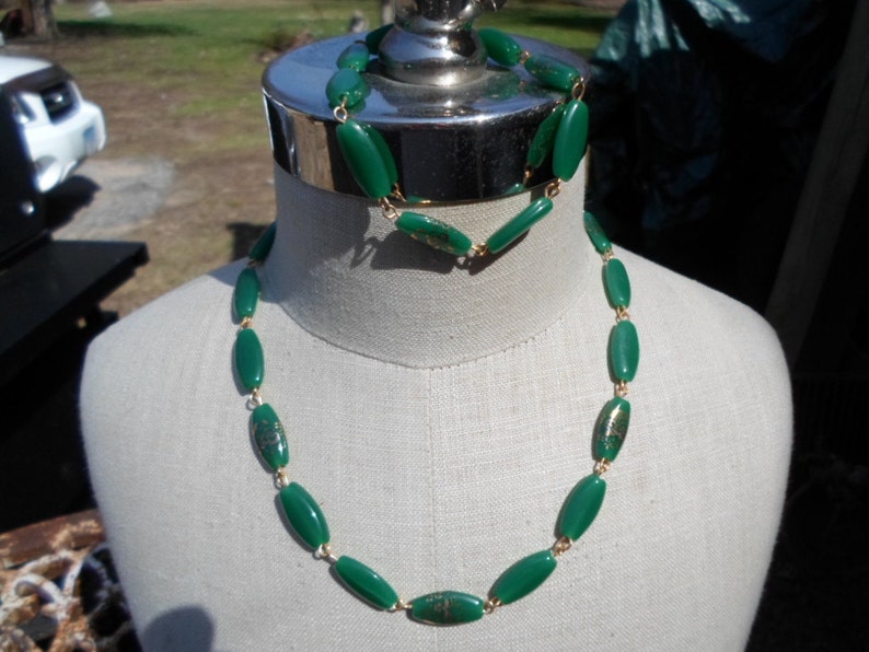 Vintage 1960s to 1970s Green Glass Gold Tone Necklace and Bracelet Set Floral Motif