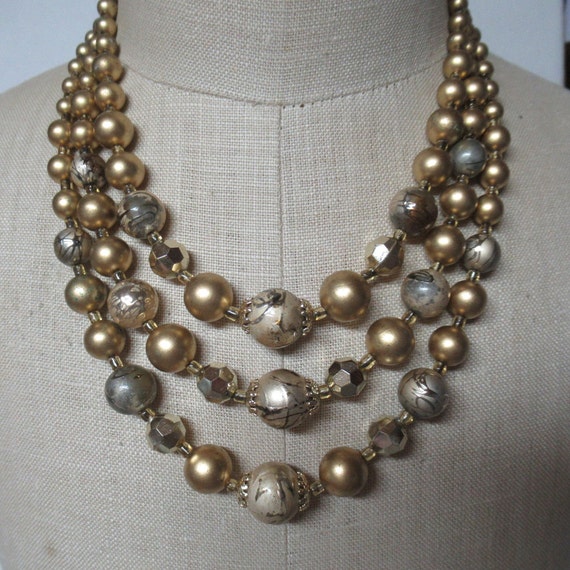 VINTAGE TRIPLE STRAND NECKLACE main image 0