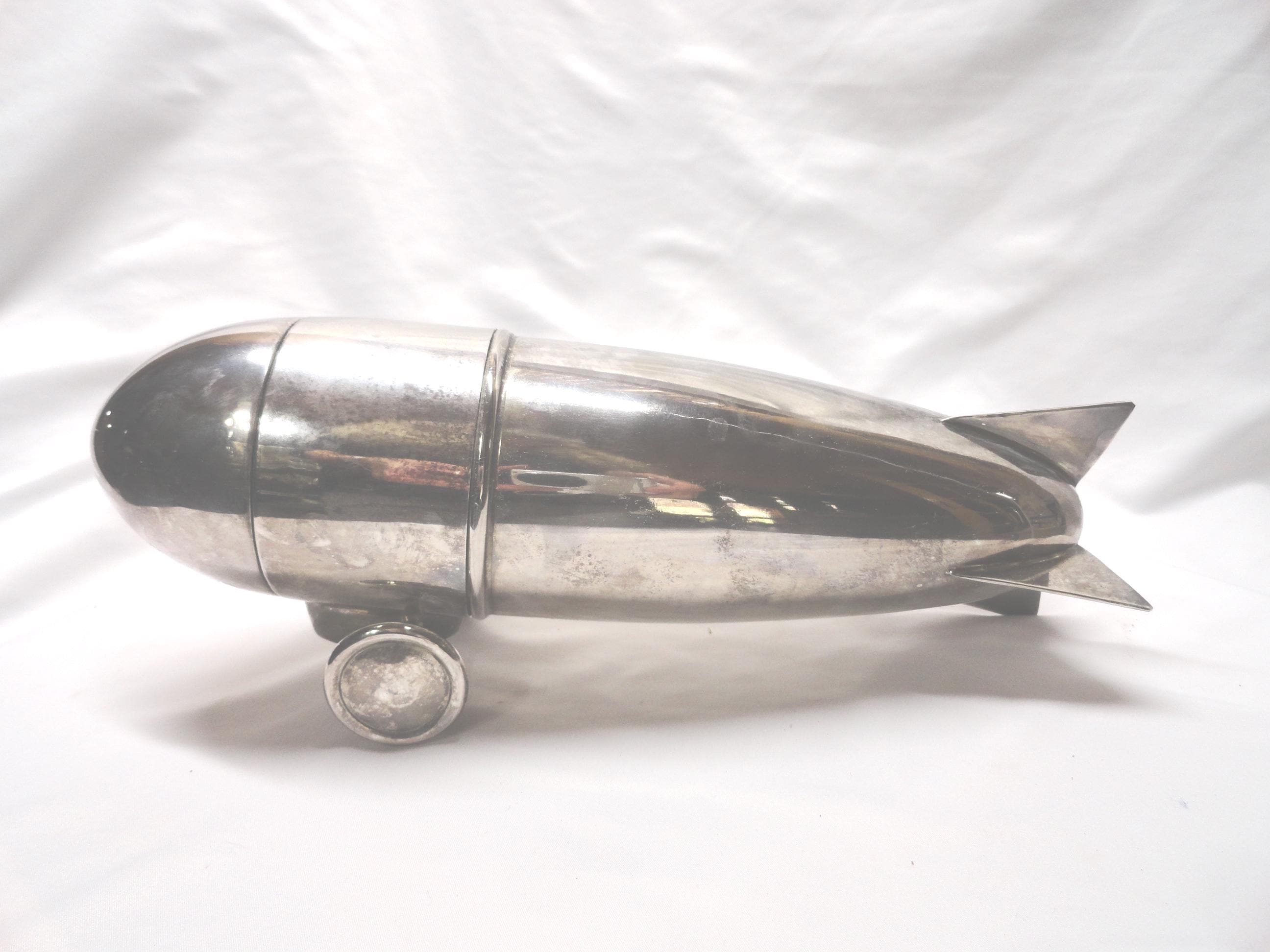 ZEPPELIN SHAKER 40 シルバー 未使用品 Zeppelin Cocktail Shaker Silver Ornament Restoration
