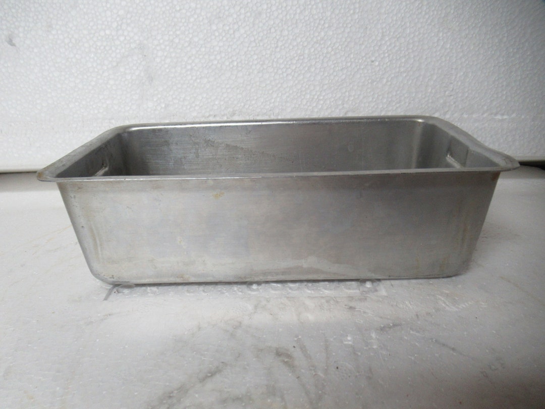 Small Loaf Pan with Fold Over Corners - Vintage Grace