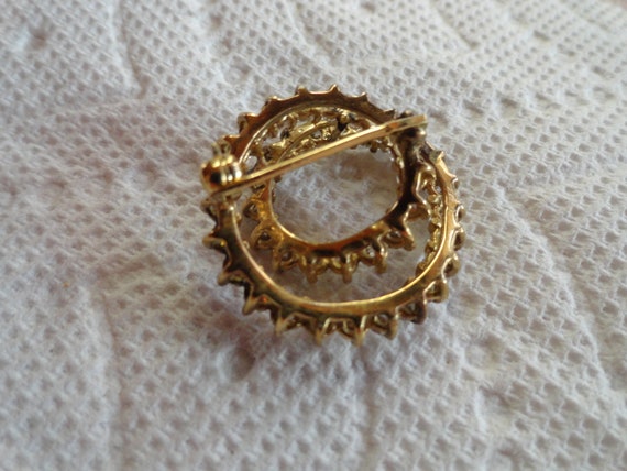 Vintage Women's Double Circle Gold Tone Pin 1960s… - image 7