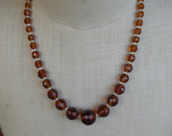Vintage Women's Root Beer Colored Glass Bead Necklace Graduated Faceted Beaded Glass Brown Umber Ladies Gift 1950s 1960s