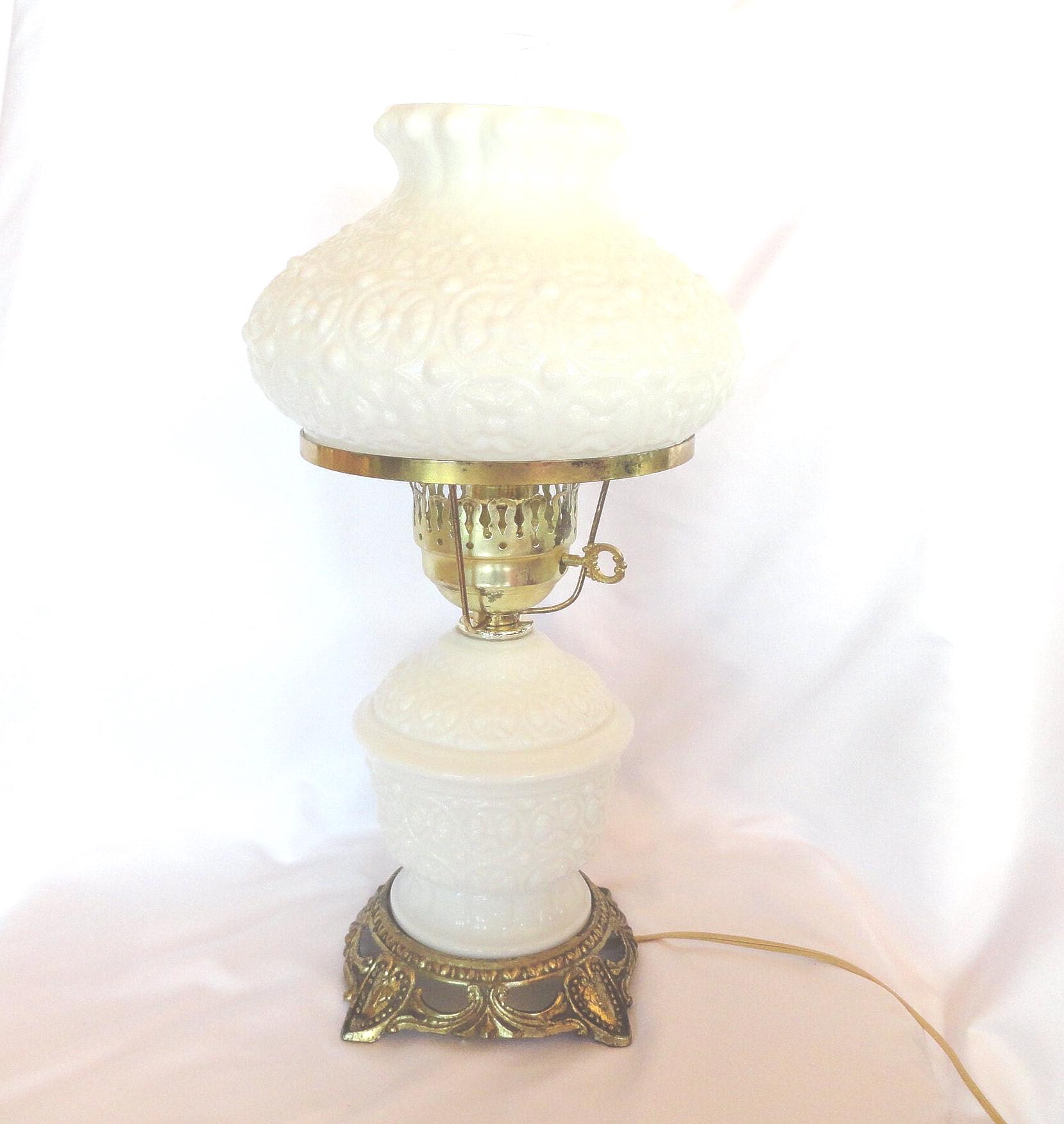 すぐ使えます　antique milk glass lamp アンティーク Vintage Milk Glass Lamp: Hand-painted Ivy Leaf Design - Etsy