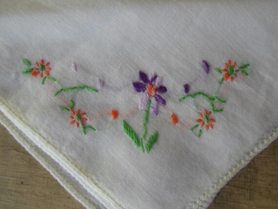 Vintage Ladies Small White & Purple Handkerchief … - image 4