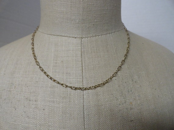 Vintage Women's Gold Tone Chain Necklace Dainty S… - image 1