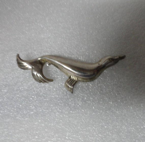Vintage Women's Seal Pin Silver Tone Brooch Light… - image 2