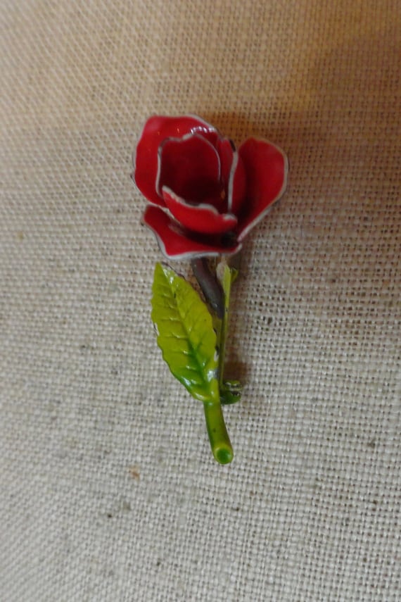 Vintage Women's Red Enamel Rose Bud Pin Tiny Broo… - image 2