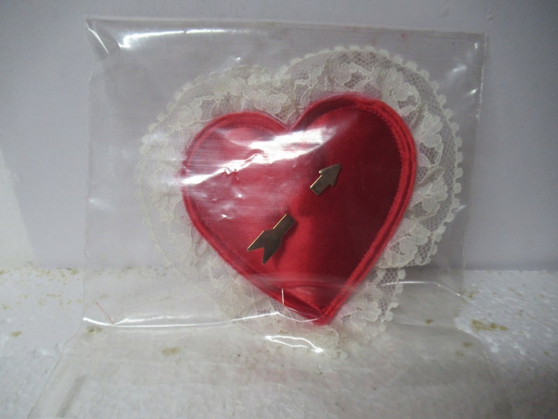 Vintage Avon Arrow Pin Cupid's Message Sachet Red Satin Pillow White