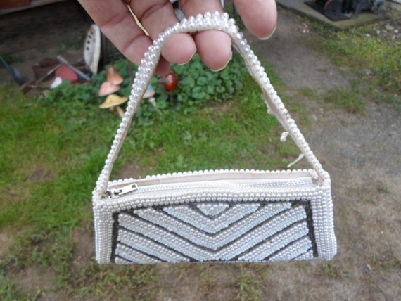 Vintage Women's Purse Glass & Plastic Beaded Whit… - image 2