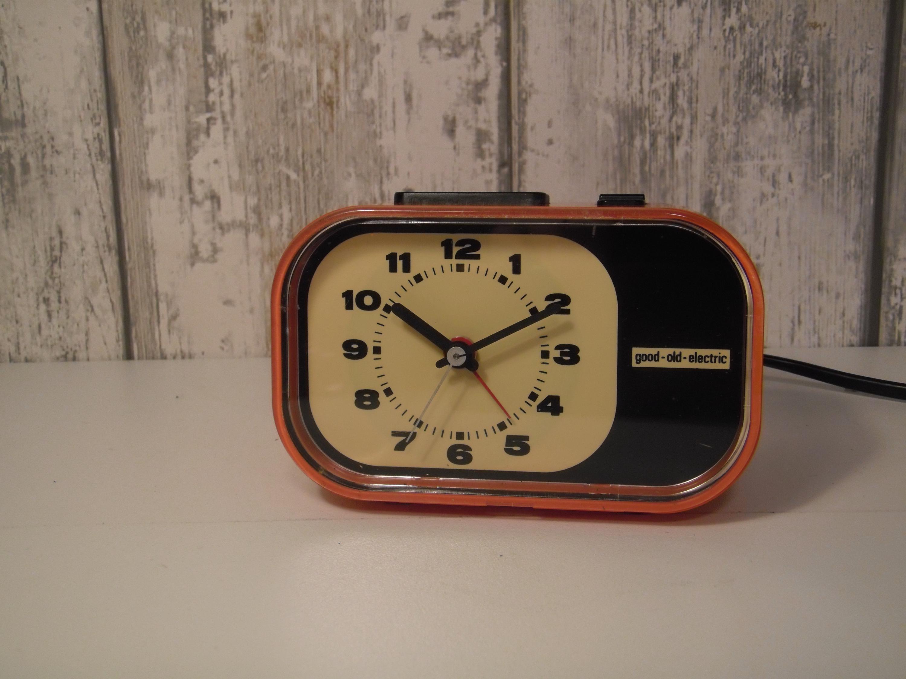 Grundig - Radio-réveil à bascule - Moderne milieu de siècle - Catawiki