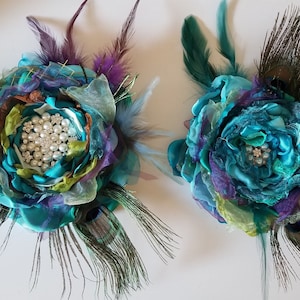 Large Flower Cake topper, Peacock Themed Wedding Cake, Wedding Cake Decorations, Peacock wedding decorations, Wedding cake decor