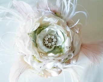 Ivory white blush flower corsage, Wedding bridal corsage, Flower wrist corsage, Bridal corsage, Bridesmaids corsage, Prom corsage