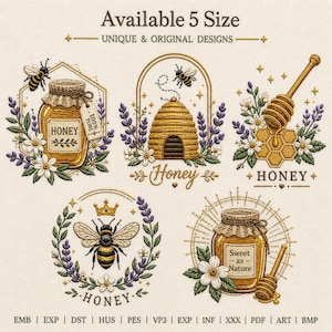 Può includere: Disegni ricamati a tema miele. I disegni includono barattoli di miele, favi, api e un alveare, circondati da elementi floreali. Il testo "Honey" e "Sweet as Nature" sono inclusi. La frase "Available 5 Size" è in alto.
