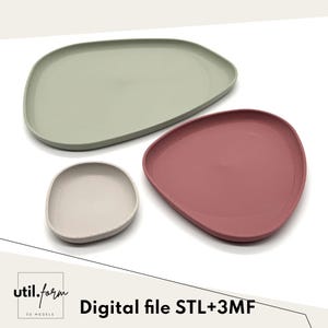 Puede incluir: Tres fuentes de servir de forma irregular en verde salvia, rosa empolvado y blanco roto. Las fuentes están dispuestas sobre una superficie blanca. El texto "Digital file STL+3MF" es visible.