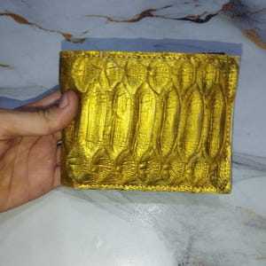Portefeuille en cuir véritable PYTHON noir doré pour homme, véritable portefeuille à deux volets en peau exotique, cadeau d'anniversaire de luxe, portefeuille personnalisé pour hommes