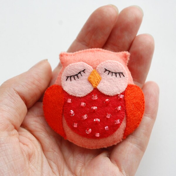 Felt Brooch - OWL