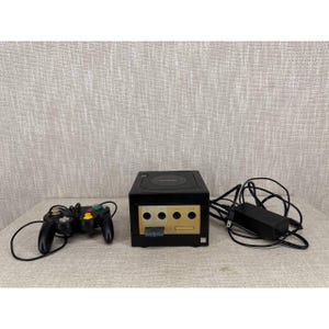 Nintendo GameCube DOL-001 Jet Black Console Bundle with Controller & Power 17-2
