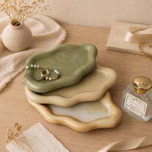 Vassoio portagioie in ceramica inciso, vassoio in ceramica a forma di nuvola, organizer per gioielli, decorazione per la casa originale, regalo per lei, regalo per la mamma