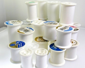 Plastic Spools: 25 Empty Thread Spool Assortment ~ Varying Sizes, All White, All Included As Shown