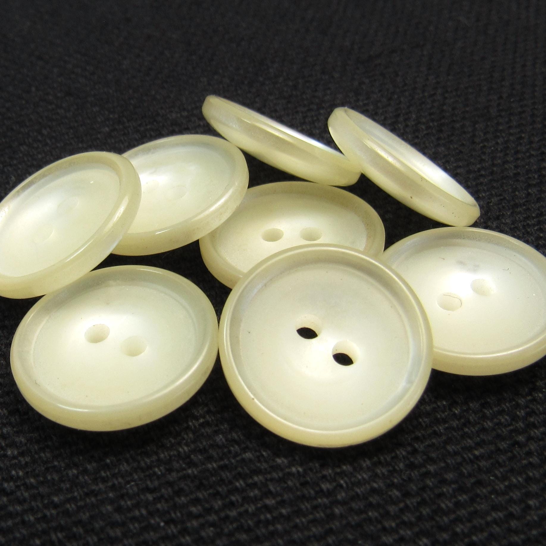 Obre Buttons Cream Ombre: 5/8