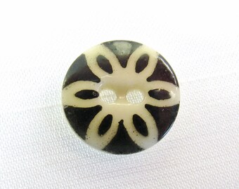 Antique Ceramic: 11/16" (18mm) Black and Ivory China "Stencil" Button