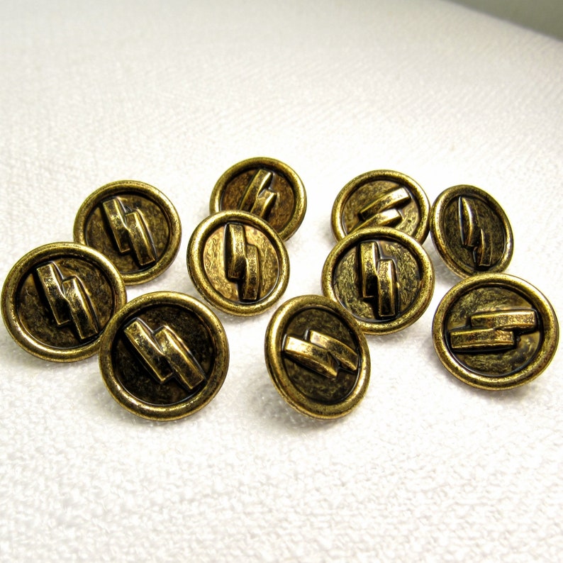 Graphic Gold: 5/8 15mm Antiqued Goldtone Metal Buttons Set of 10 New / Unused Matching Buttons image 3