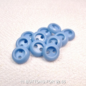 ミディアムブルー：3/8インチ（9 mm）光沢ボタン • ヴィンテージ新古在庫マッチングボタン11個セット