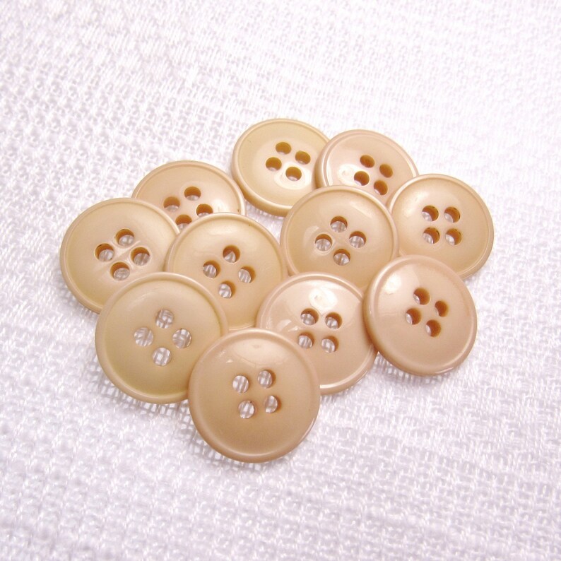 Set of 11 Vintage New Old Stock Matching Buttons Flesh Tone: 916 14mm Glossy Pale Beige-Pink Buttons