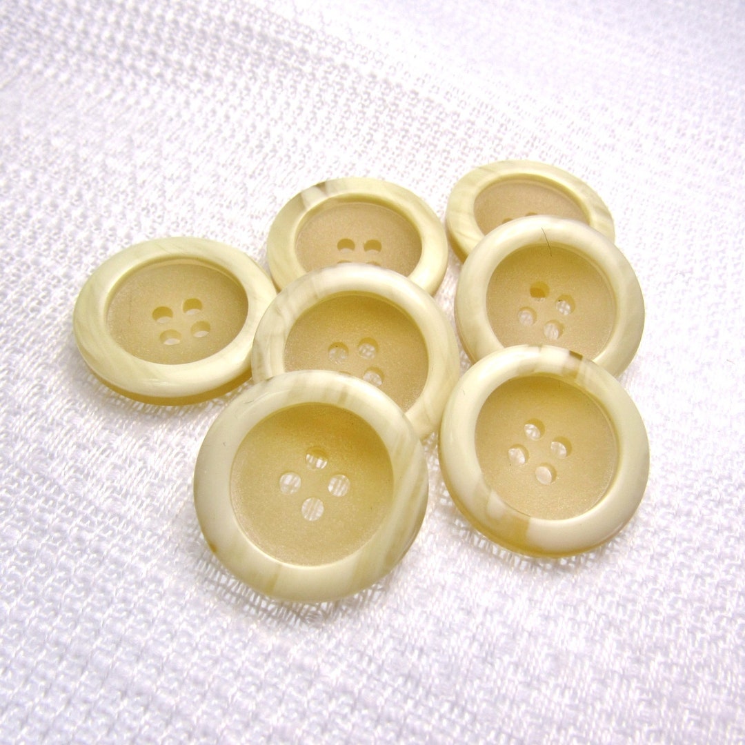 Marbled Rims: 7/8 22mm Pale Ecru Buttons With Marbled Ivory Rims Set of ...