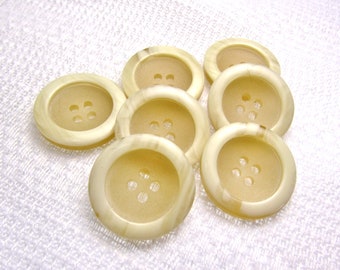 Marbled Rims: 7/8" (22mm) Pale Ecru Buttons with Marbled Ivory Rims • Set of 7 New / Unused Buttons