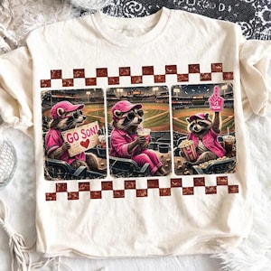 Wasbeer honkbal moeder PNG Vintage 3 panelen grappige sport moeder shirt Go Son Game Day fanstadion sublimatie downloadbestand