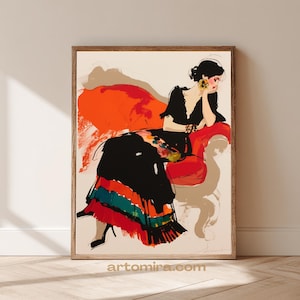 Puede incluir: Una impresión artística enmarcada que representa a una mujer con un vestido negro sentada en un sofá rojo. La obra de arte tiene un estilo audaz y colorido con acentos naranjas, verdes y azules. La dirección del sitio web artomira.com es visible en la parte inferior.