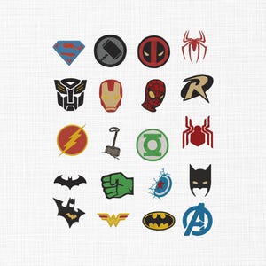 Può includere: Una collezione di loghi di supereroi colorati, tra cui il diamante di Superman, il martello di Thor, la maschera di Deadpool e il simbolo del ragno di Spider-Man. Altri loghi includono Transformers, Iron Man, la maschera di Spider-Man e la 'R' di Robin. I loghi sono su sfondo bianco.