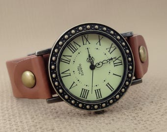 Vintage Leather Roman Numeral Watch • Unisex Retro Style
