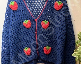 Handgemaakt gehaakt katoenen vest met aardbeiontwerp | Zacht oversized vest| Handgemaakt katoenen vest |Kleurrijk breiwerk|MoonStrickt|