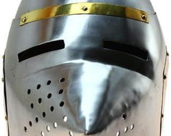 Capacete Bascinet com cara de porco forjado à mão: réplica funcional de armadura medieval