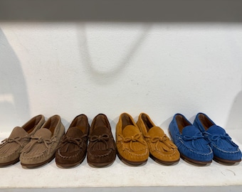 Italienischer handgefertigter Loafer-Mokassin aus Wildleder