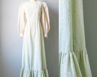 1970s Maxi Dress Green Eyelet Lace M