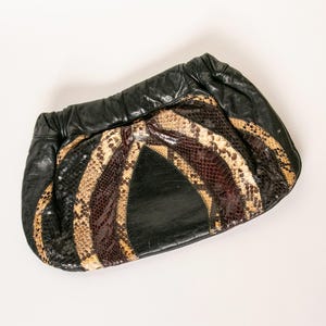 Cartera de mano de los años 80 con piel de serpiente y bolso de piel