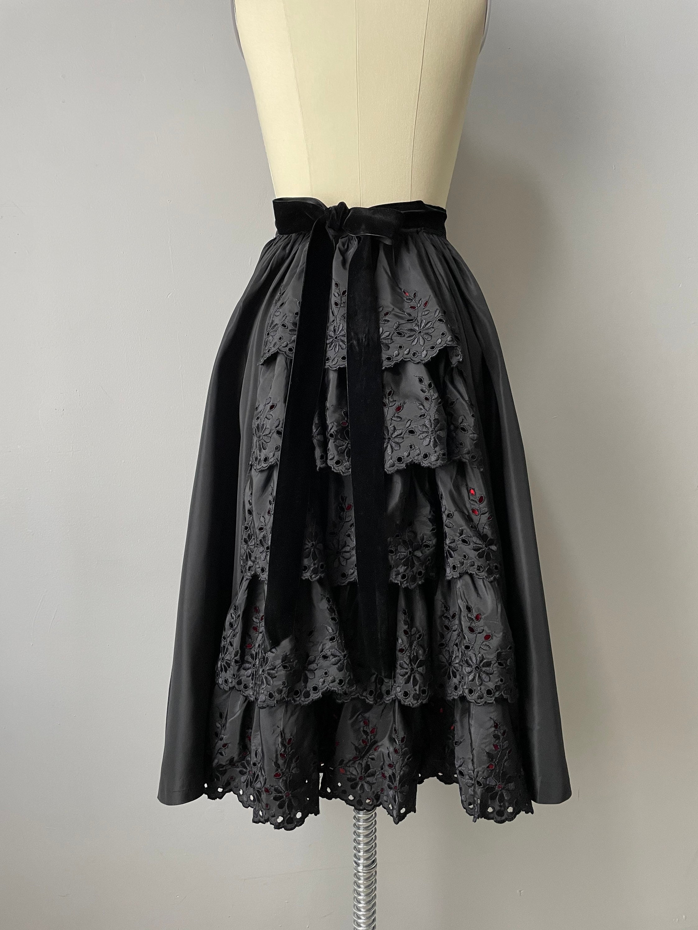 ORIGINAL 1950s TAFFETA RAYON Quilted Skirt