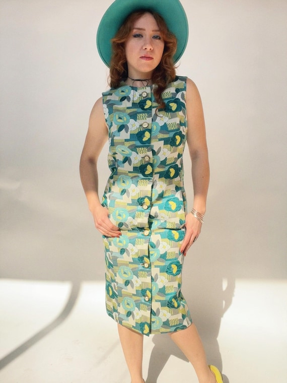 Sixties Shift Dress - Floret Cluster