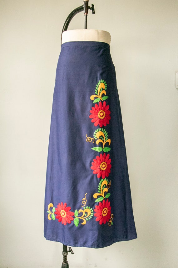 1970s Wrap Maxi Skirt Embroidered M / L