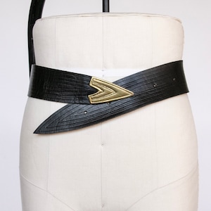 1970s Waist Cinch Belt Leather Brass Buckle M