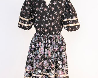 1970s Shirtwaist Dress Dark Floral Cotton Full Skirt L / XL