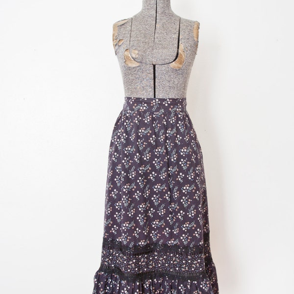 Vintage GUNNE SAX Skirt - 1970s Black Floral Printed Prairie Peasant 70s - Small / Extra small