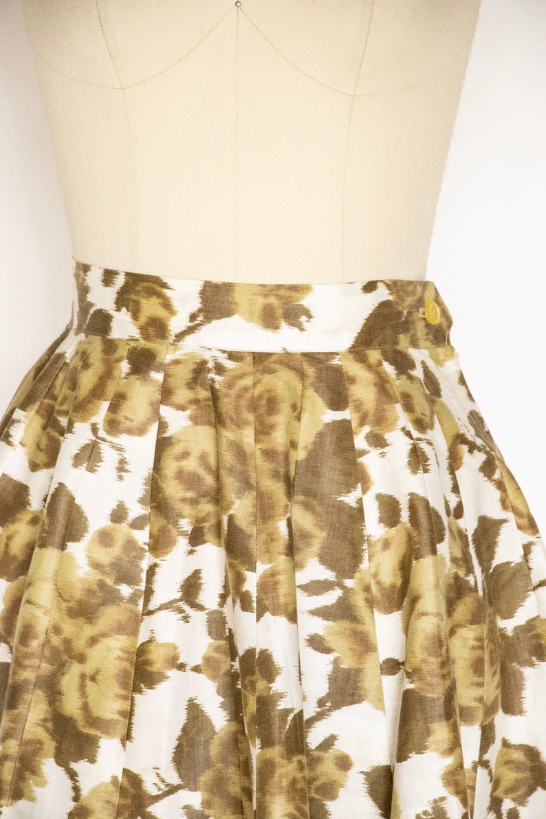 1950s Full Skirt Cotton Rose Floral XS image 4