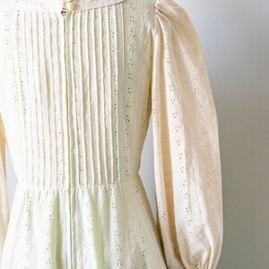 1970s Maxi Dress Green Eyelet Lace M image 5