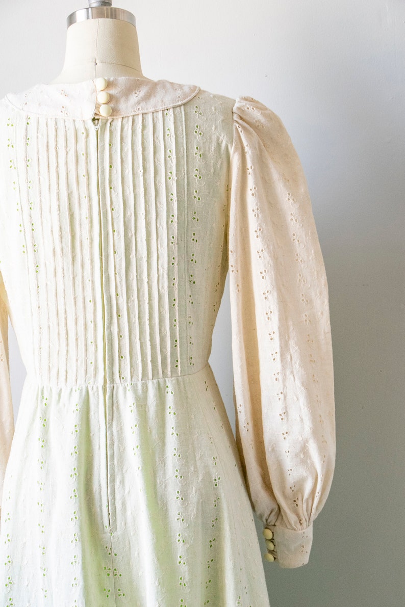 1970s Maxi Dress Green Eyelet Lace M image 5