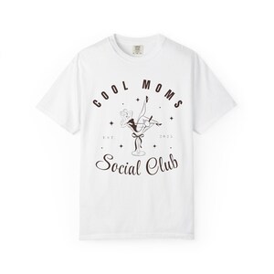 Camiseta Cool Moms Social Club, camiseta gráfica unisex, regalo para mamás, camiseta moderna para mamás, ropa informal