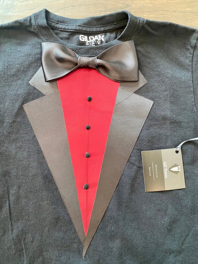 Stylish Sophistication: Lil Tuxes Big Boy Newborn Tuxedo Shirt for Special Occasions image 3